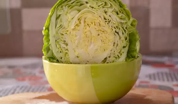 Котките ядат ли зеле?