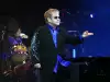 ЧРД! Елтън Джон чукна 70